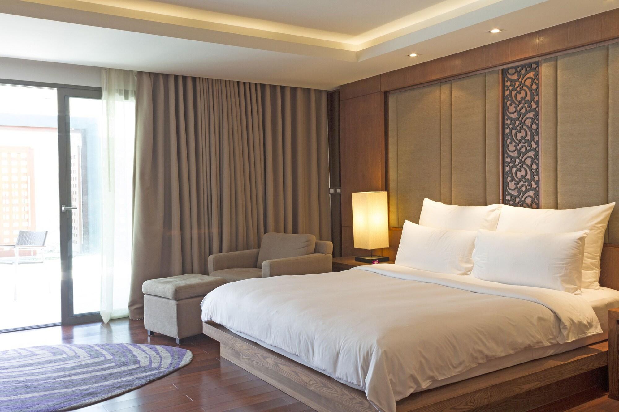 The Nchantra Pool Suite Phuket Koh Sirey Exteriér fotografie