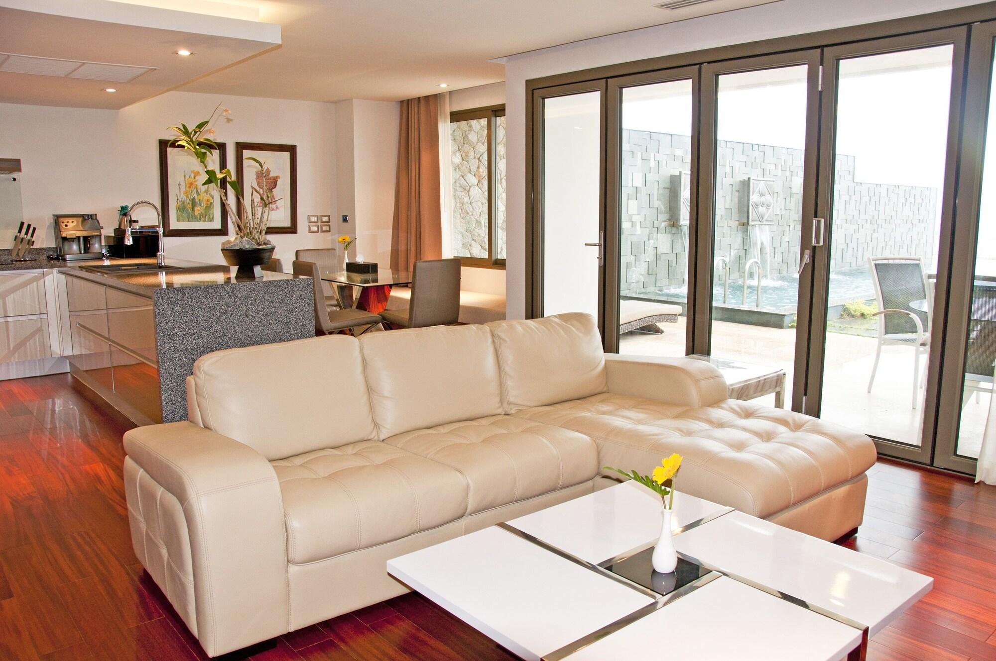 The Nchantra Pool Suite Phuket Koh Sirey Exteriér fotografie
